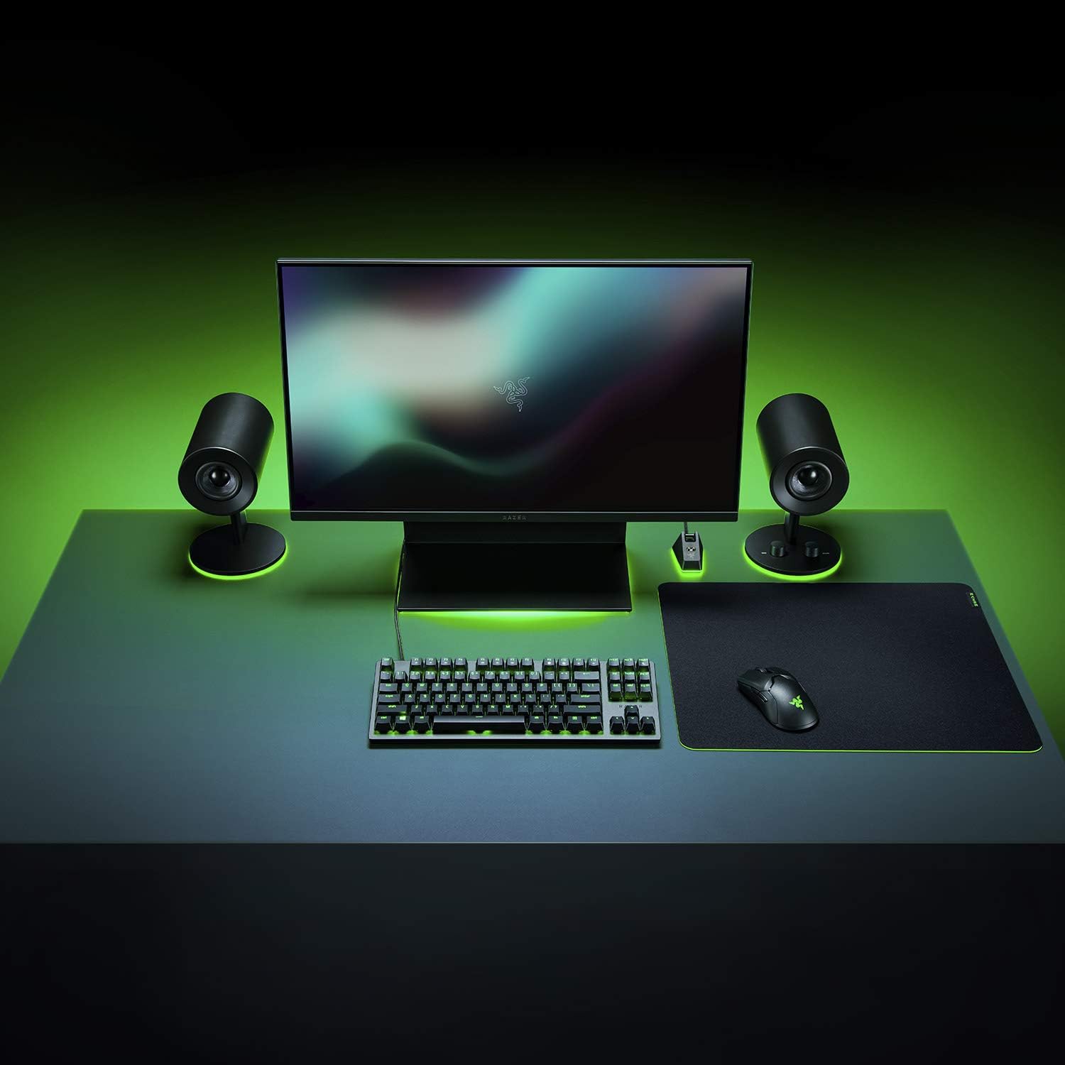Razer Gigantus V2 Large – Alfombrilla Gaming, Superficie Suave para Mayor Rapidez y Control, Medidas 450 x 400 x 3 mm, Base de Goma Antideslizante, Tela Microtexturizada, Color Negro