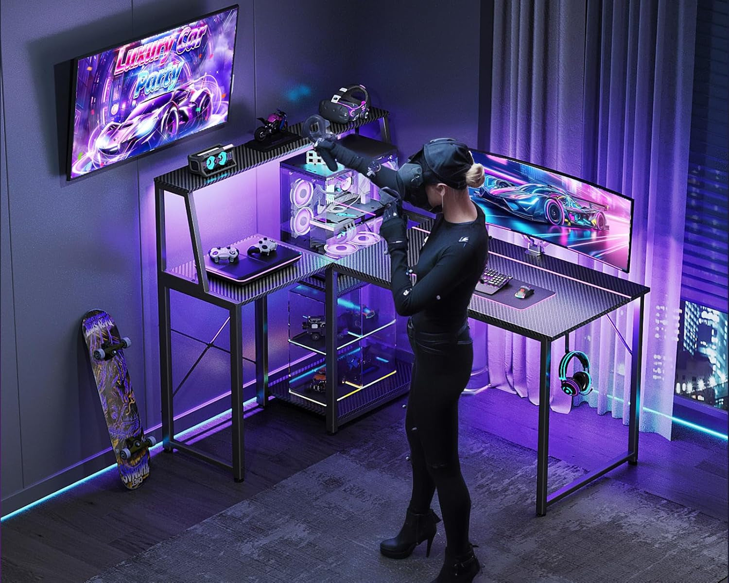 Escritorio de Gaming en Forma de L de 45 Pulgadas con Toma de Corriente y Luces LED, Mesa de Computadora con Vitrina en la Esquina para Soporte de CPU, Estante de Almacenamiento, Superficie de Fibra de Carbono