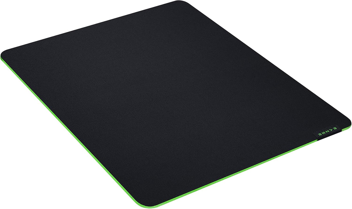 Razer Gigantus V2 Large – Alfombrilla Gaming, Superficie Suave para Mayor Rapidez y Control, Medidas 450 x 400 x 3 mm, Base de Goma Antideslizante, Tela Microtexturizada, Color Negro