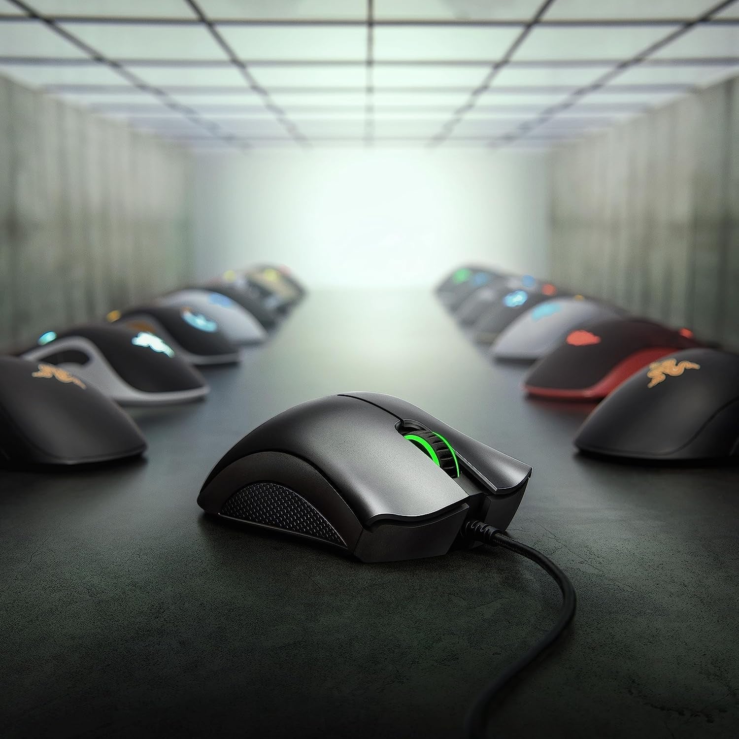 Ratón Gamer Deathadder Essential: sensor óptico de 6400 DPI, 5 botones programables, interruptores mecánicos, agarres laterales de goma